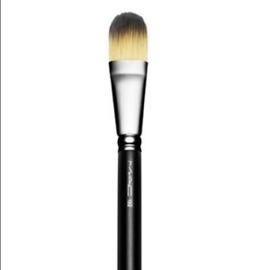MAC Cosmetics 190 Foundation Brush